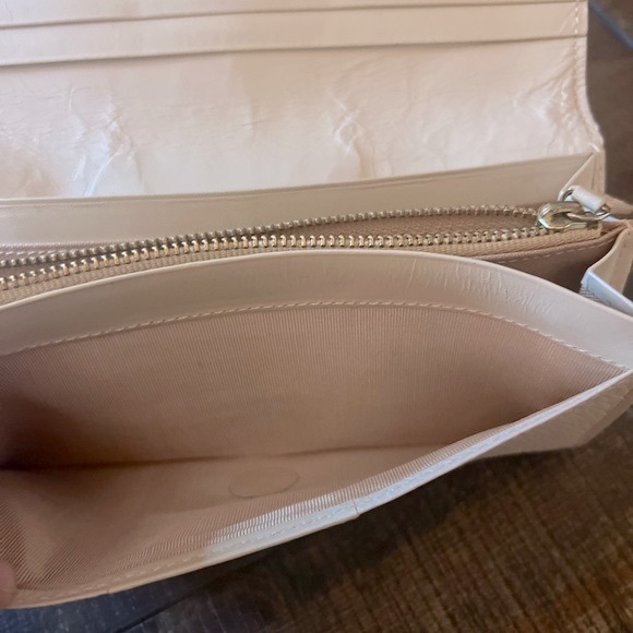 Chloe C-Logo Long Wallet - Picture 9 of 11